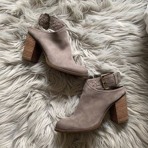 Size 7.5 Aldo ankle heeled booties